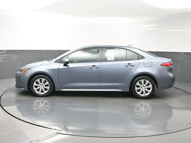 2025 Toyota Corolla LE - Photo 4