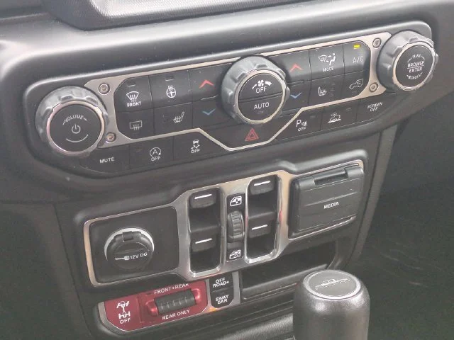 Used 2021 Green Jeep Rubicon image 24