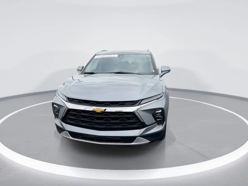 Used 2023 Gray Chevrolet LT image 3