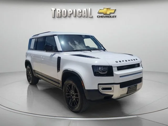 Used 2025 White Land Rover S image 4