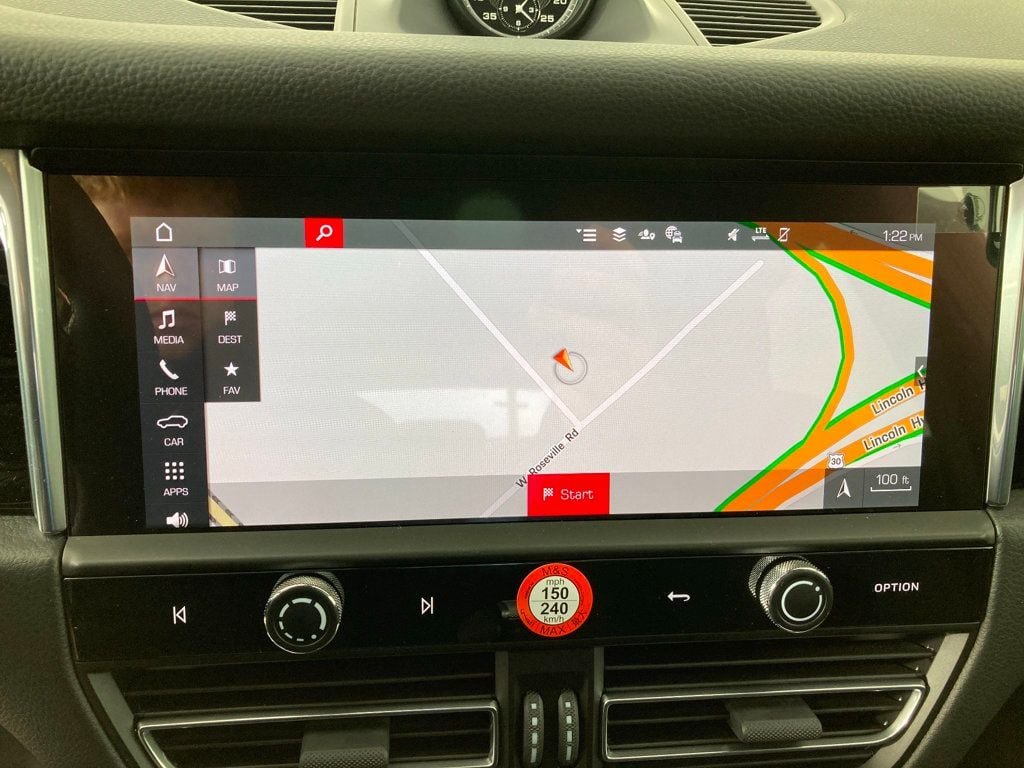 2026 Porsche Macan S - Photo 9
