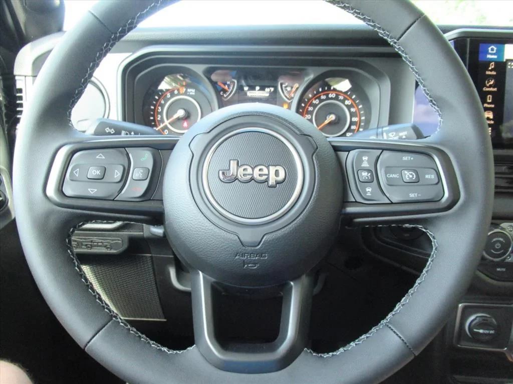 New 2026 Black Clear-Coat Exterior Paint Jeep Sport S image 20