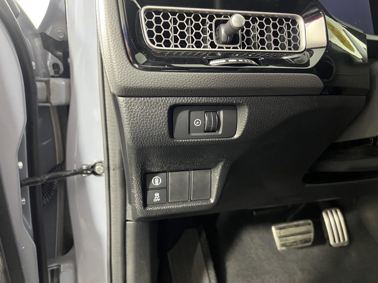 Used 2024 Sonic Gray Pearl Honda Sport image 20