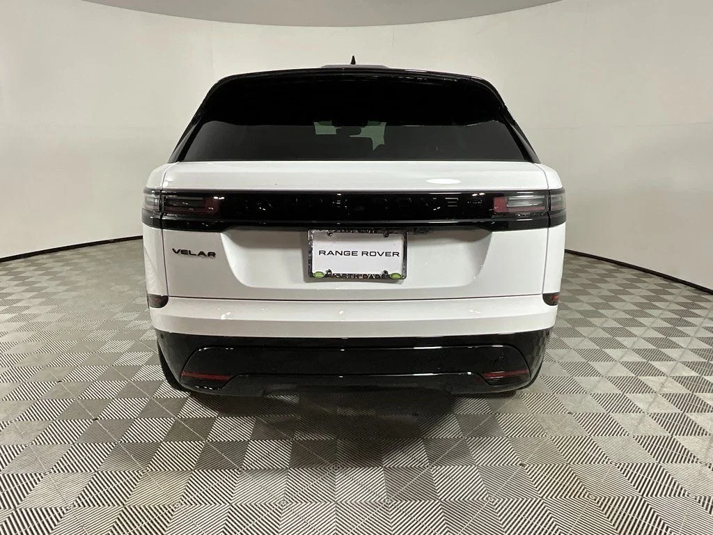 New 2026 Fuji White Land Rover Dynamic SE image 7