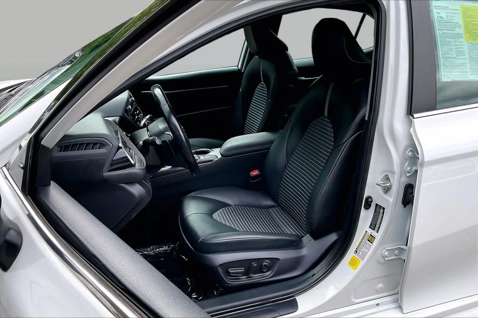 Used 2024 Ice Cap Toyota SE image 8