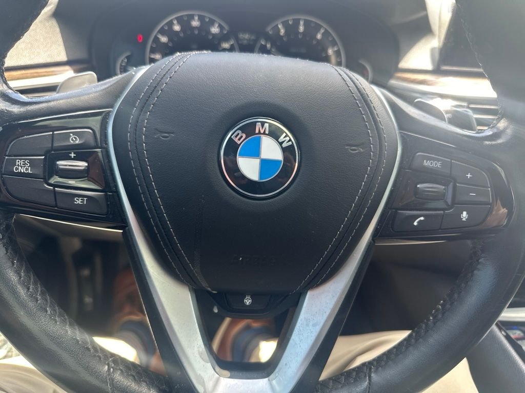 Used 2019 Black BMW 530i xDrive image 12