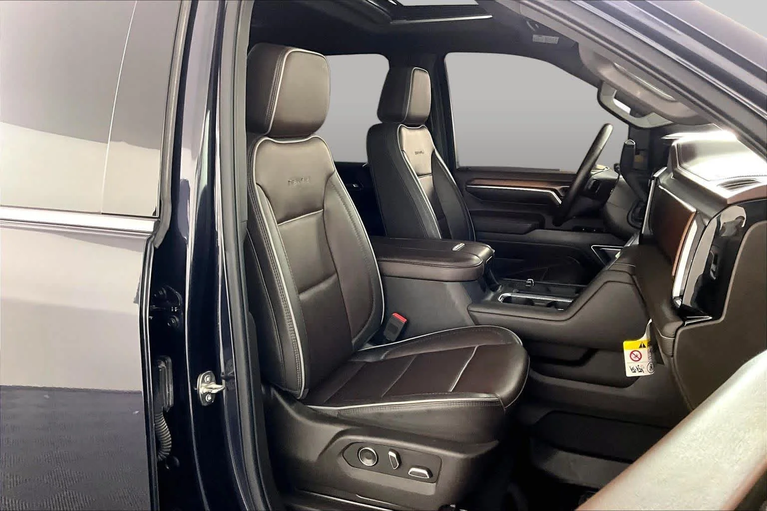 Used 2024 Titanium Rush Metallic GMC Denali image 9