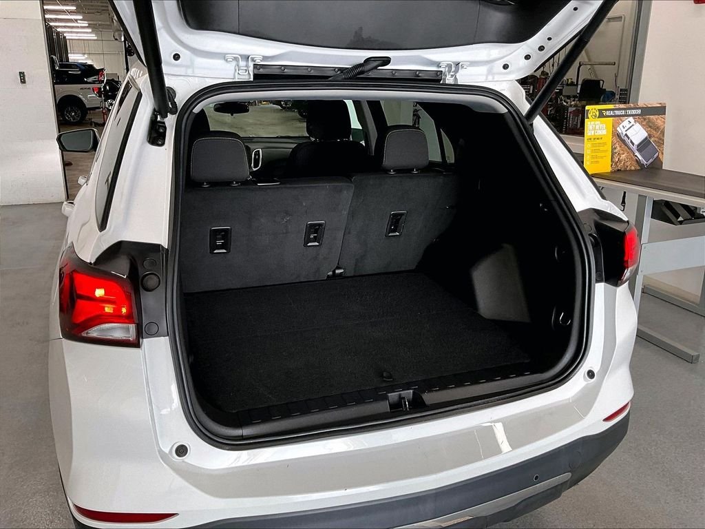 Used 2024 Summit White Chevrolet LT image 34