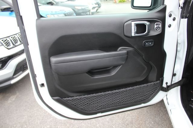 Used 2024 White Jeep Sport S image 20