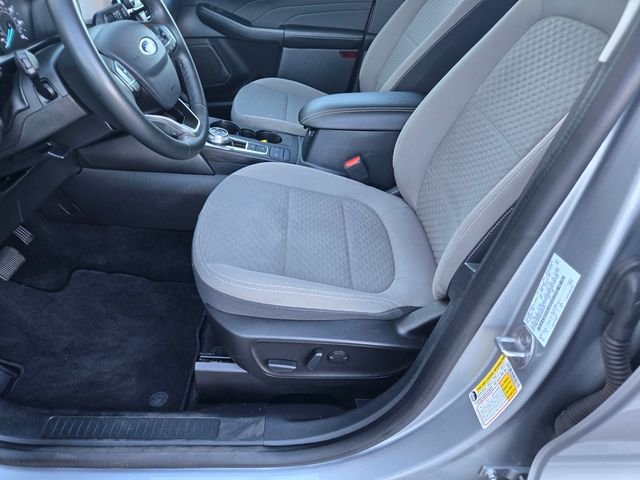 Used 2022 Silver Ford SE image 17