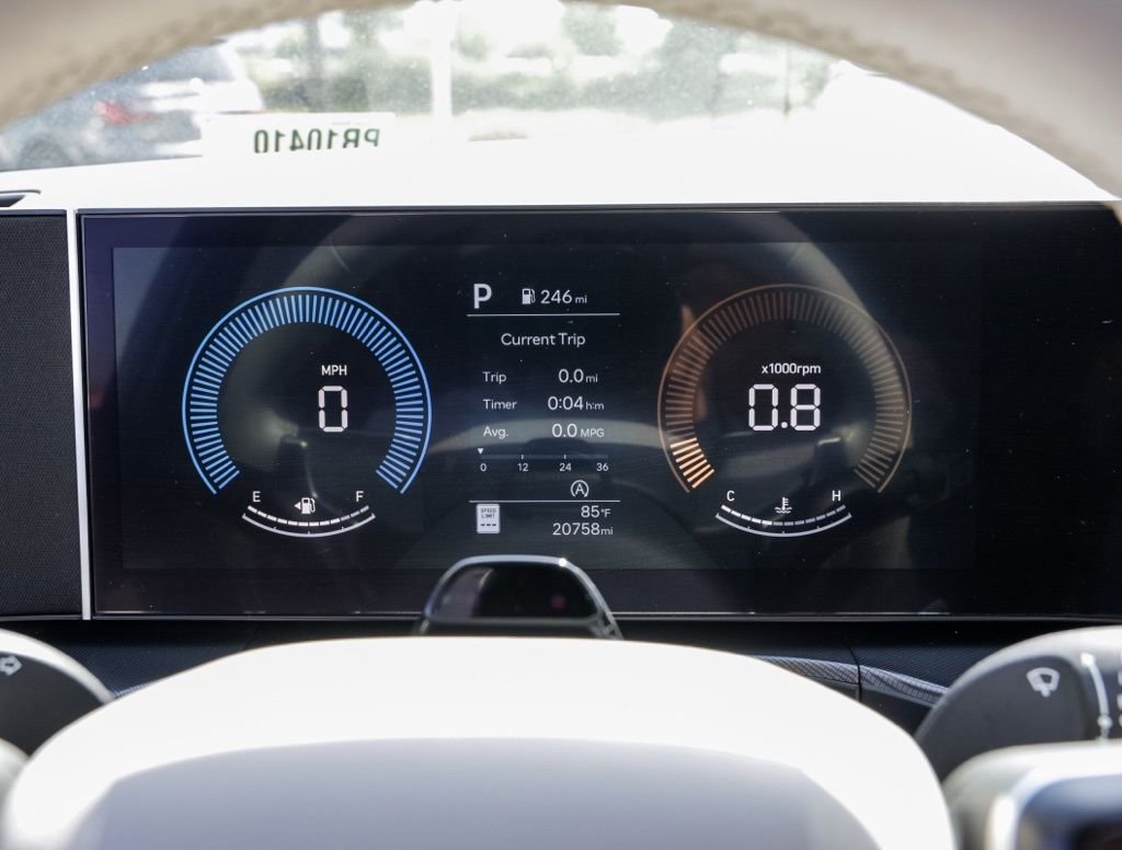 Used 2025 Gray Hyundai SEL image 25