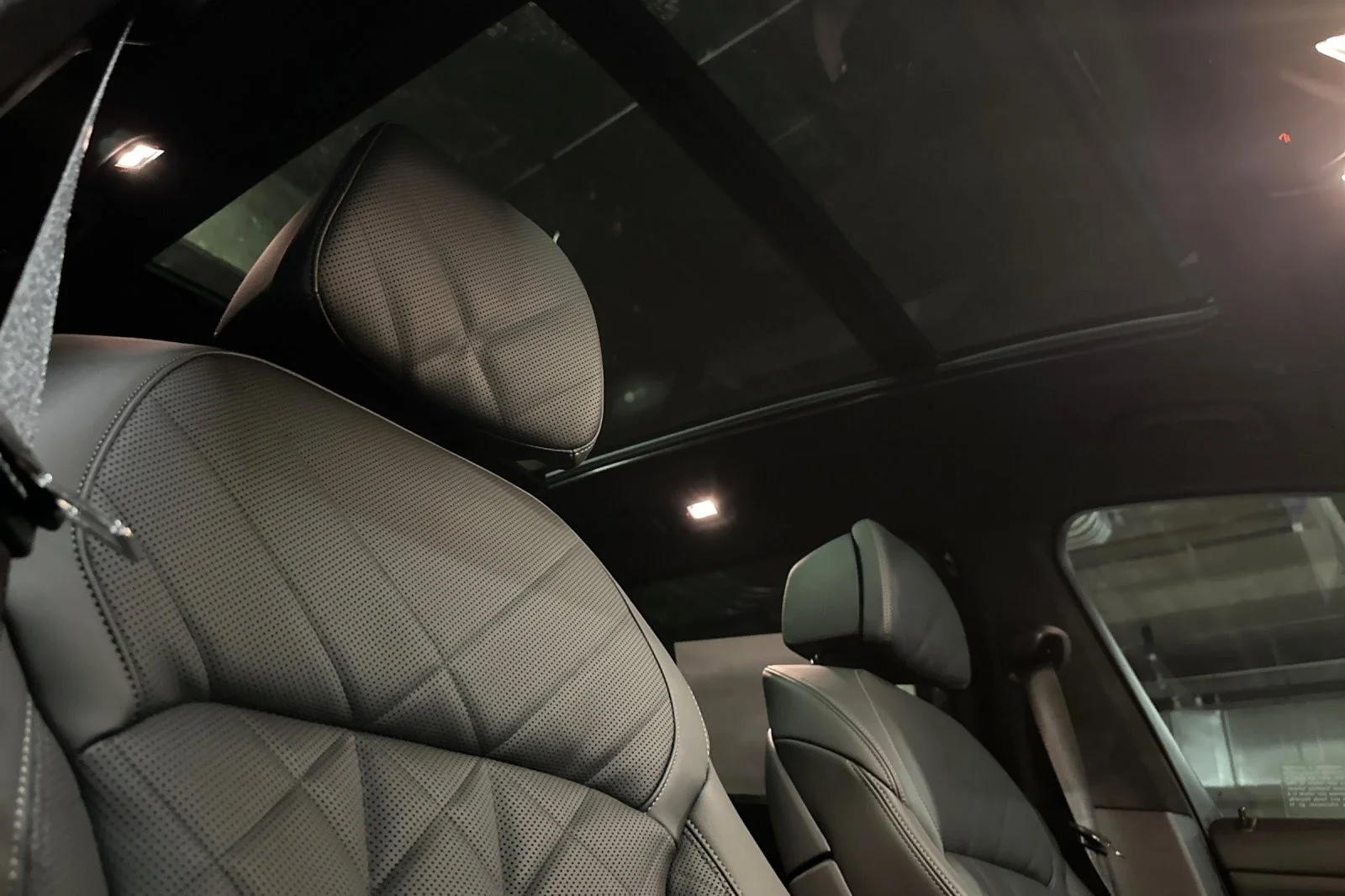 New 2027 Marina Bay Blue Metallic BMW M60i image 17