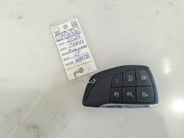 Used 2024 Summit White Chevrolet LT image 3