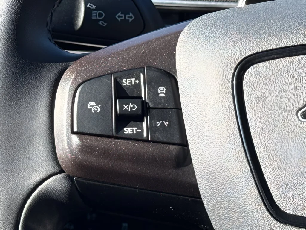 Used 2023 Gray Ford Select image 15