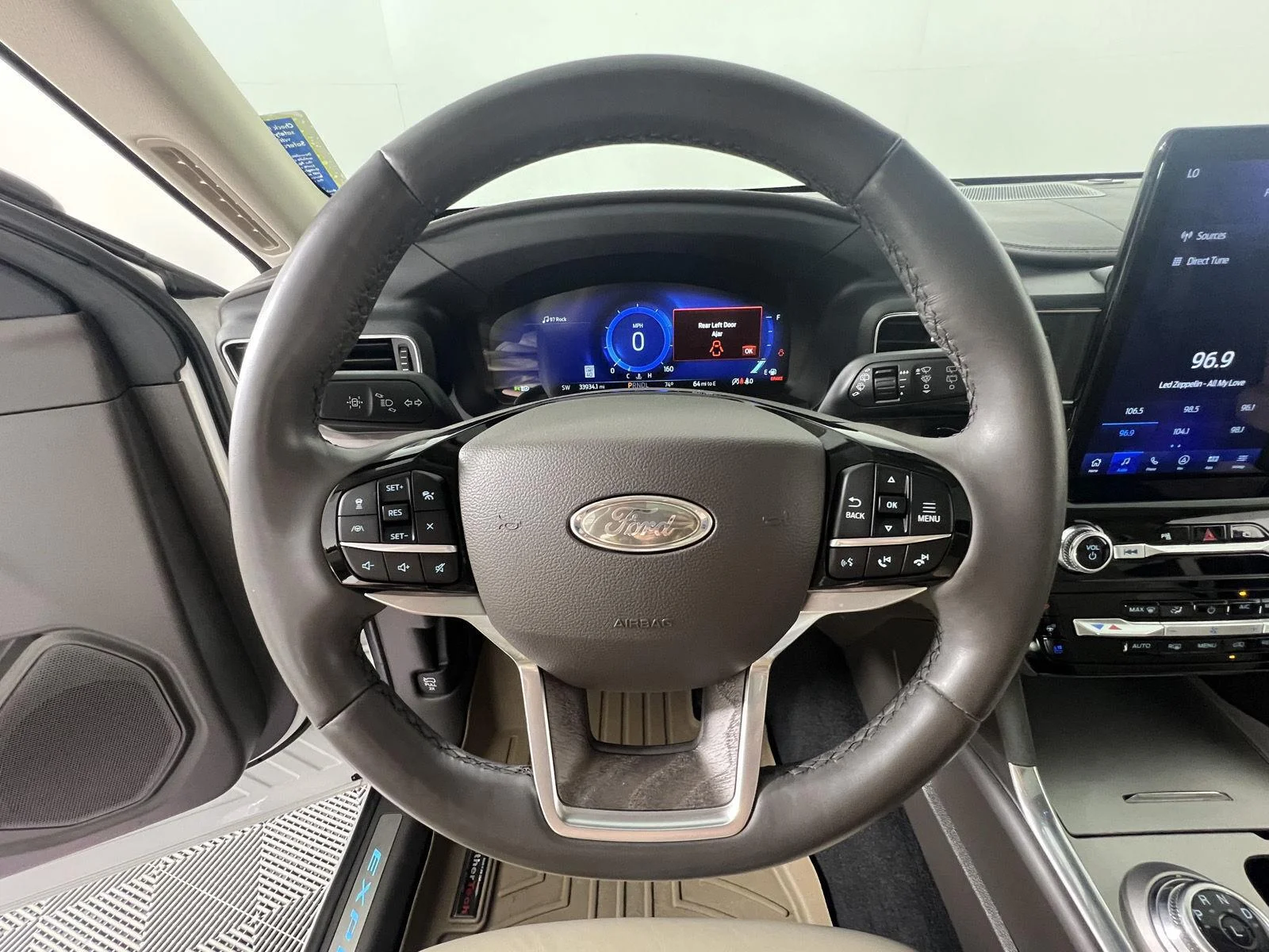 Used 2022 Star White Metallic Tri-Coat Ford Platinum image 16
