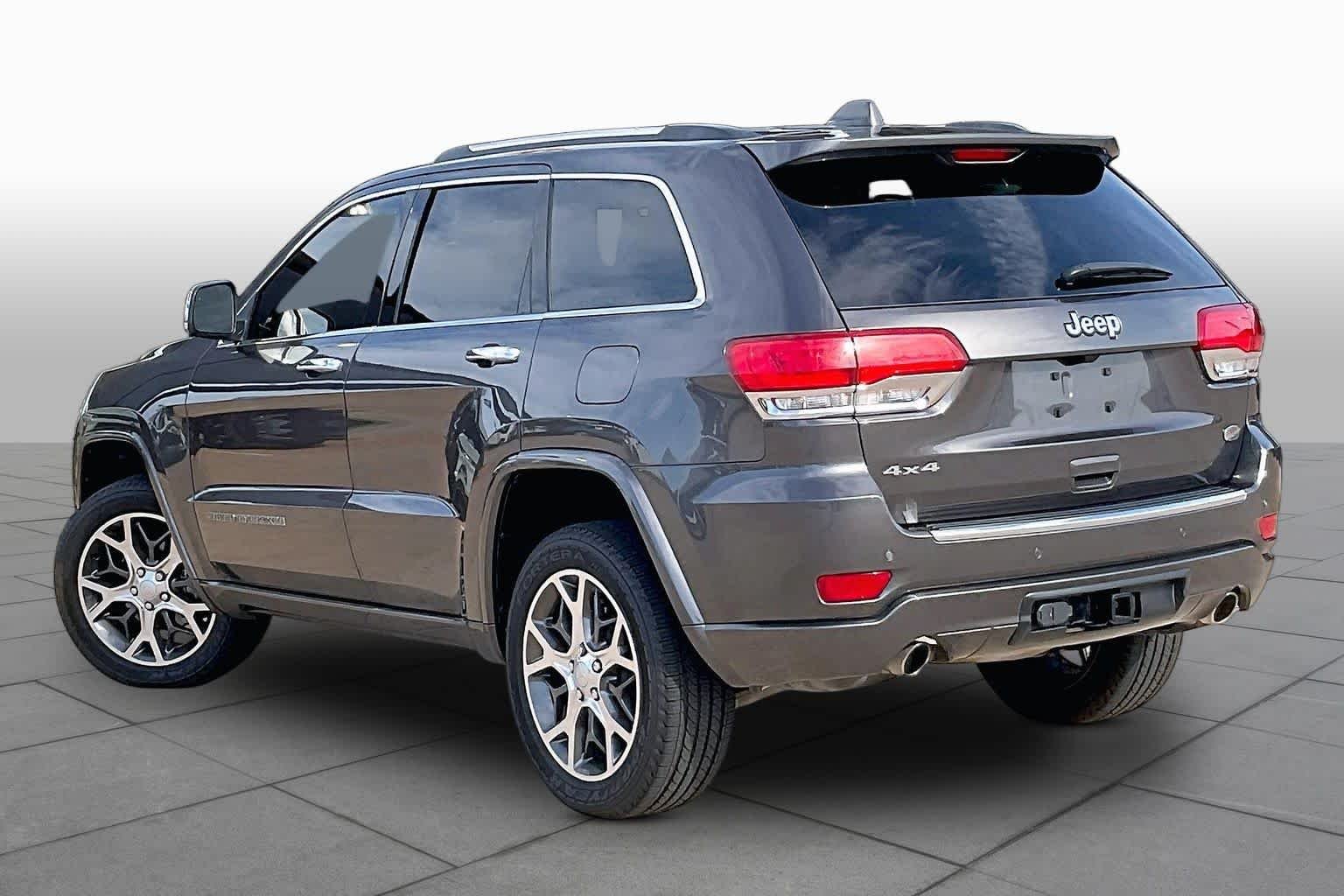 Used 2020 Granite Crystal Metallic Clearcoat Jeep Overland image 11