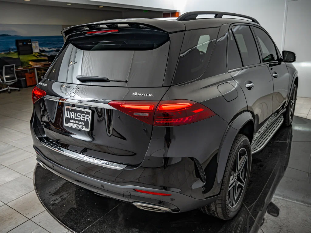 Used 2025 Obsidian Black Mercedes-Benz GLE 580 image 16