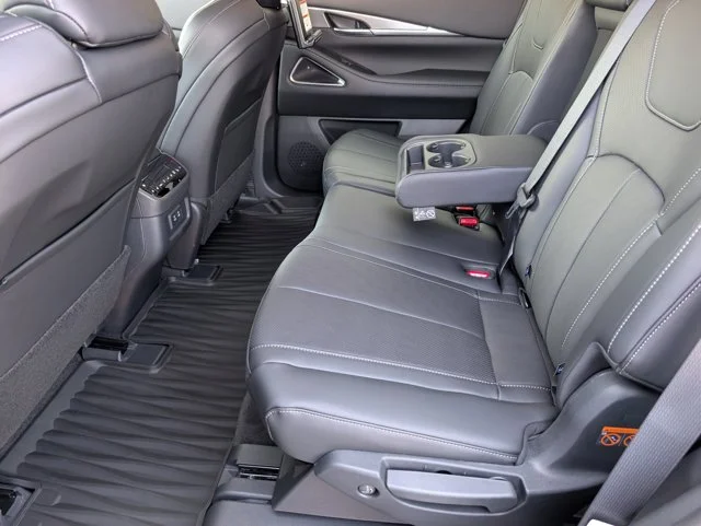New 2027 MINERAL BLACK INFINITI LUXE image 23