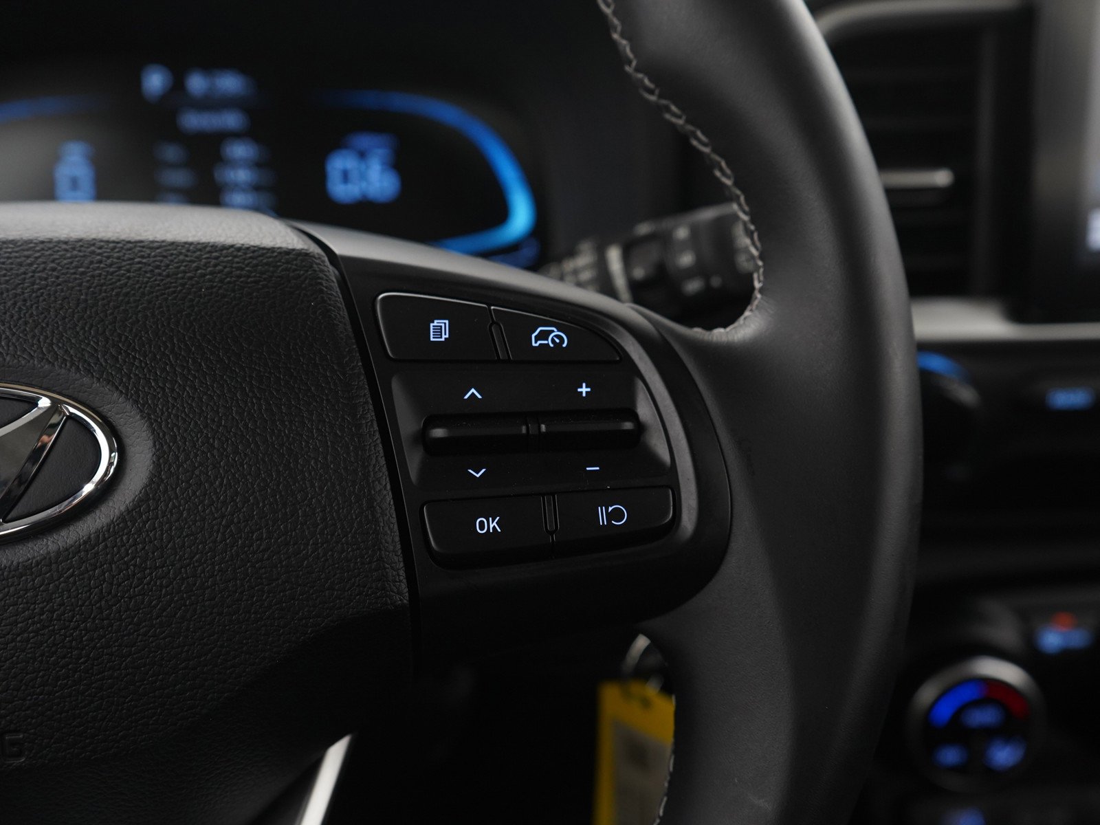 2023 Hyundai Venue SEL - Photo 26