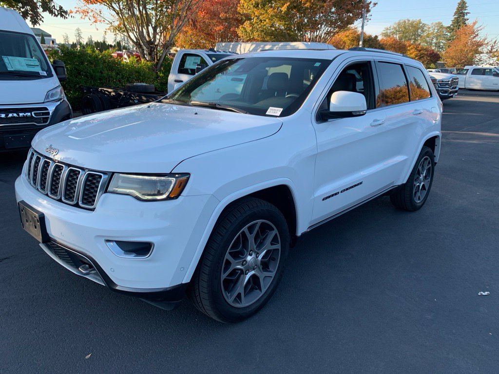 Used 2018 Bright White Clearcoat Jeep Limited image 1