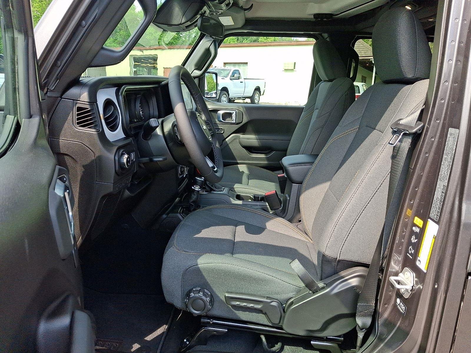 New 2026 Granite Crystal Metallic Clearcoat Jeep Sport S image 10