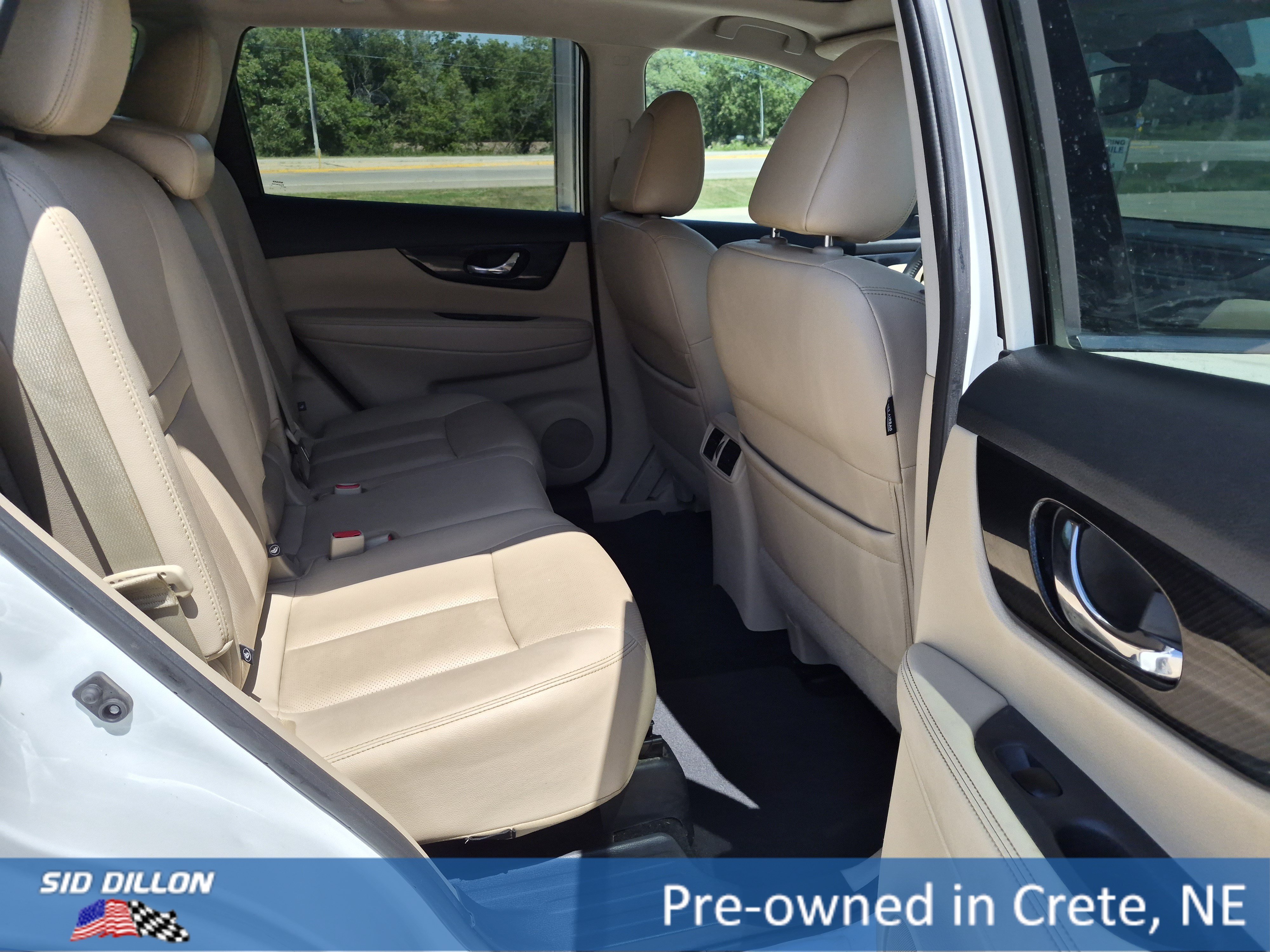 Used 2017 Pearl White Nissan SL image 6