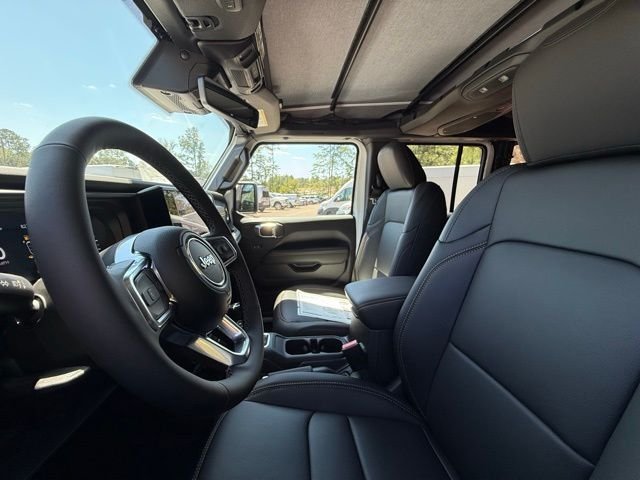 2025 Jeep Wrangler 4-Door Sahara - Photo 11