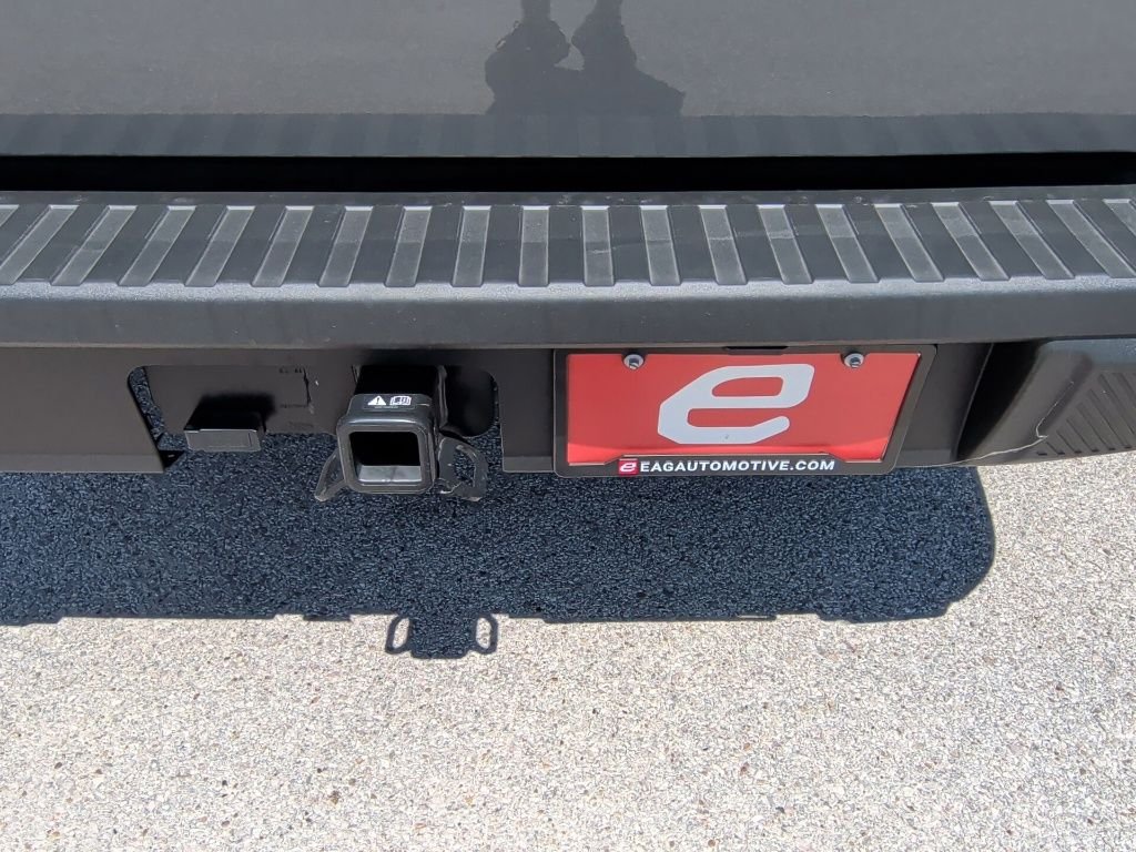 New 2025 Carbonized Gray Metallic Ford XLT image 39