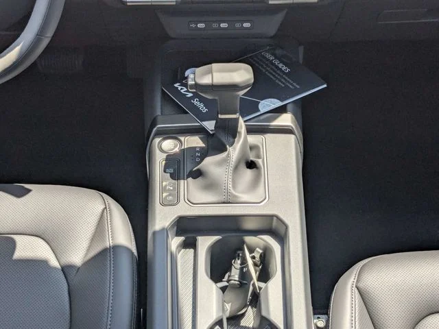 New 2027 Snow White Pearl Kia EX image 21