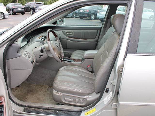 Used 2003 Lunar Mist Metallic Toyota XLS image 12
