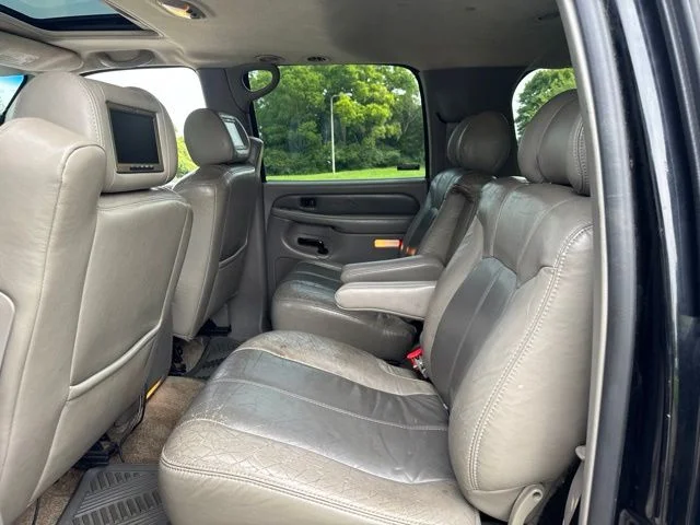 Used 2002 Black GMC Denali image 15