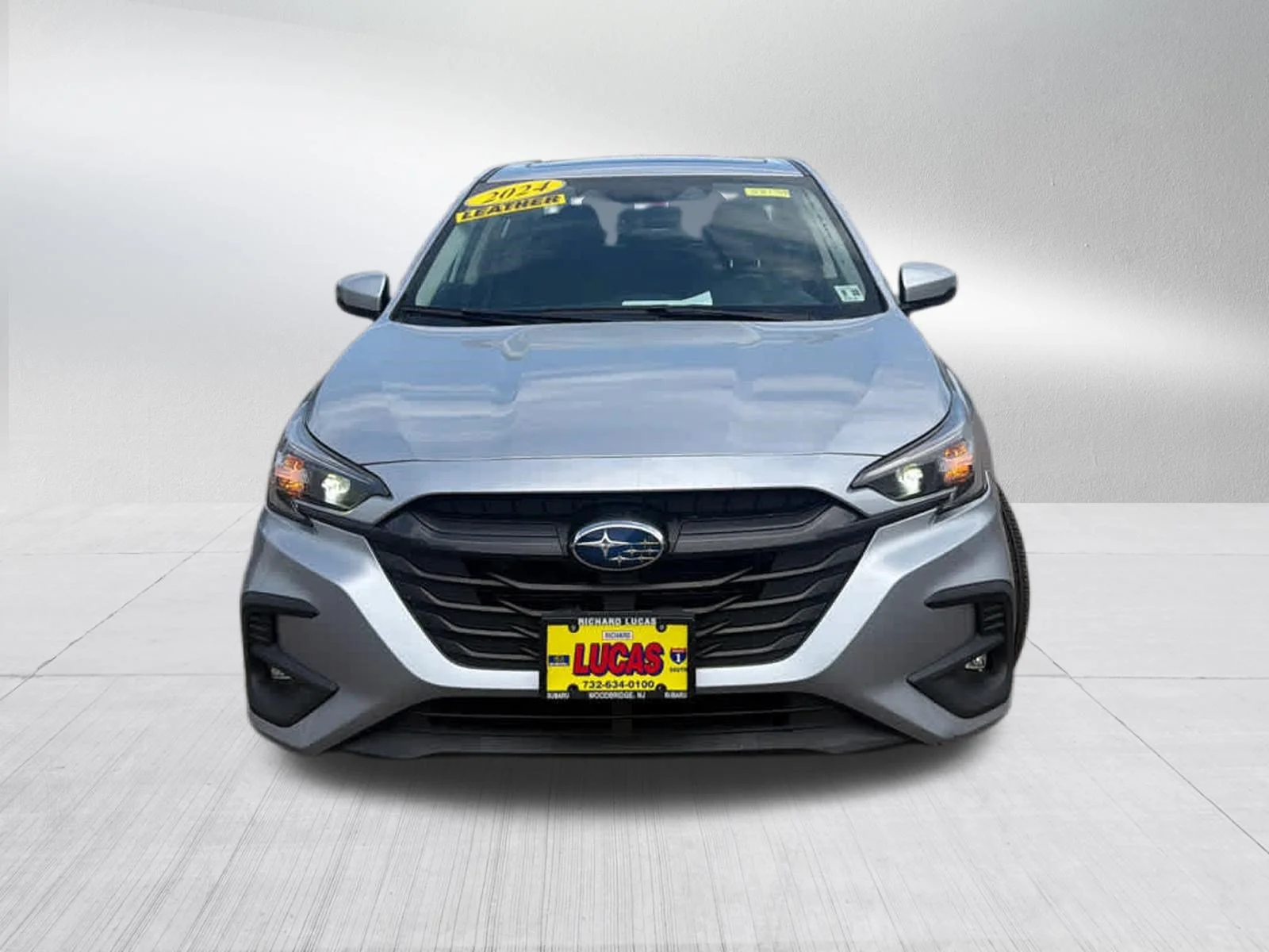 Used 2024 Ice Silver Metallic Subaru Limited image 2