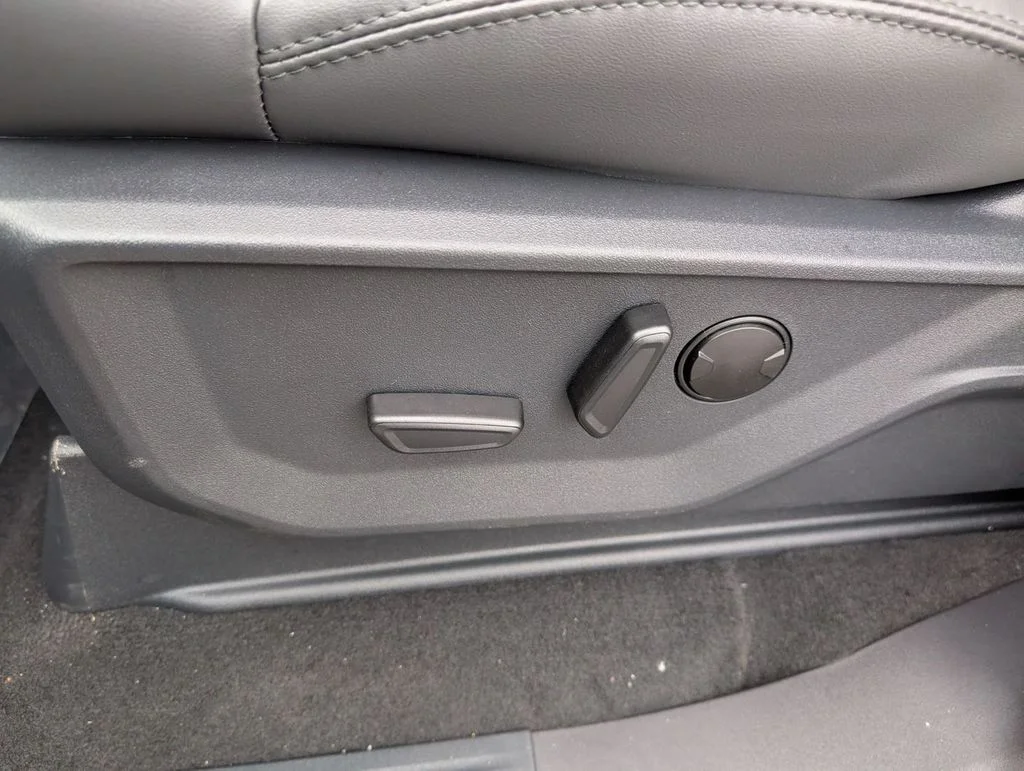 New 2026 Agate Black Metallic Ford Active image 28