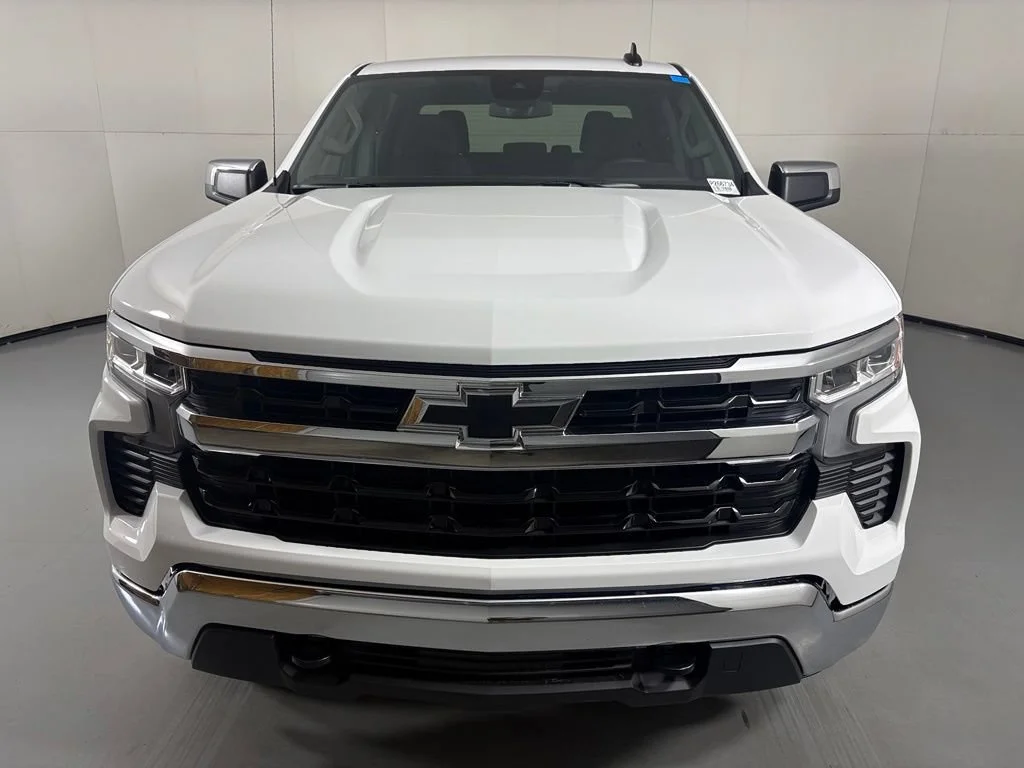 New 2026 Summit White Chevrolet LT image 4