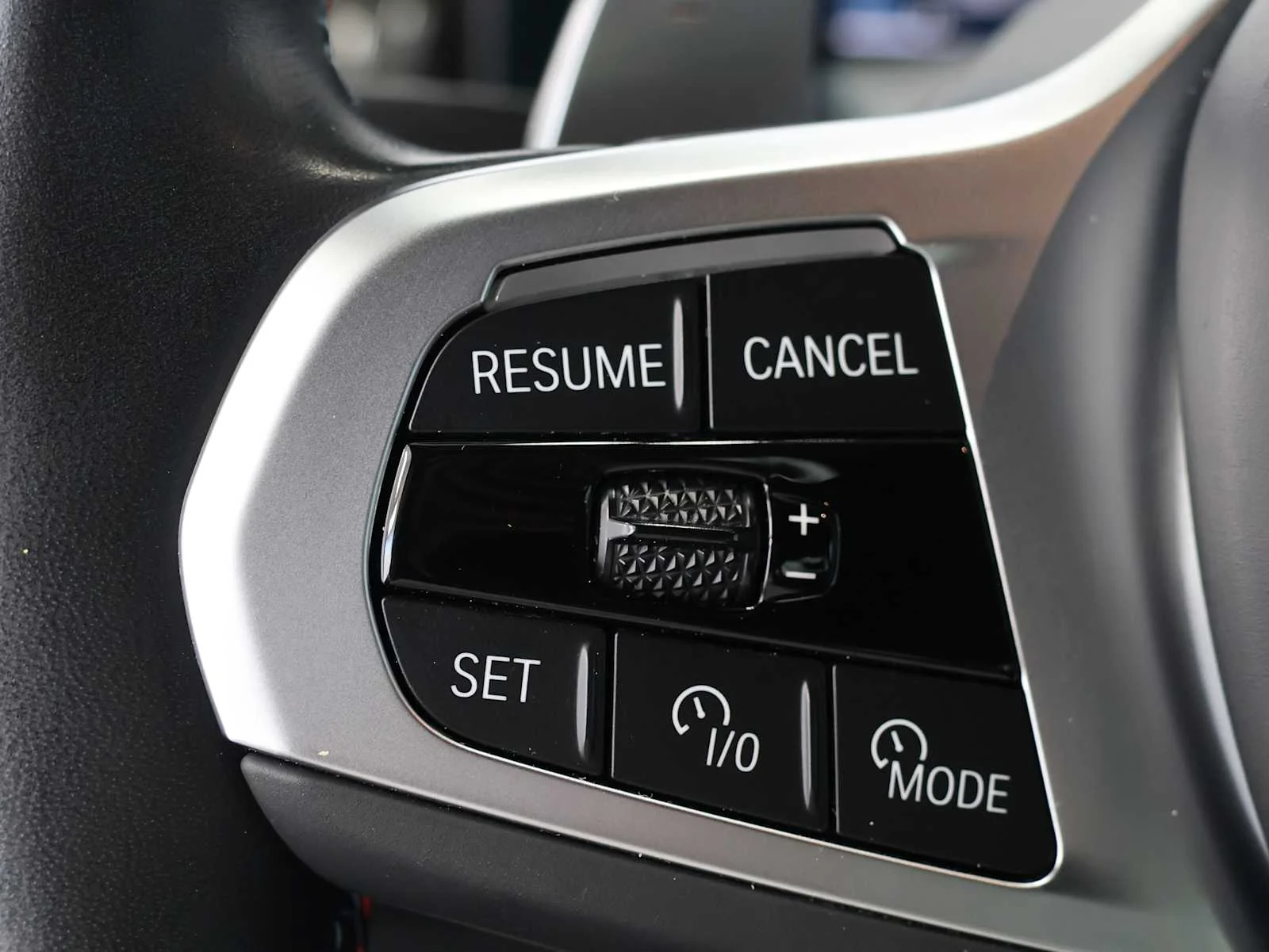 Used 2024 Frozen Pure Grey Metallic BMW M60i image 22