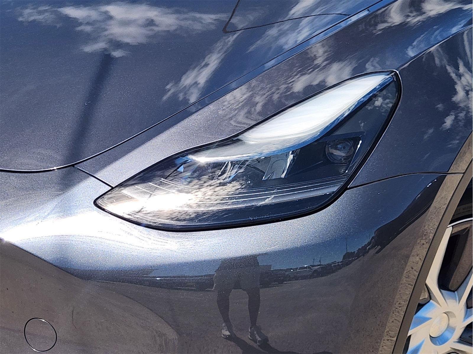 2023 Tesla Model Y photo 9 of 33