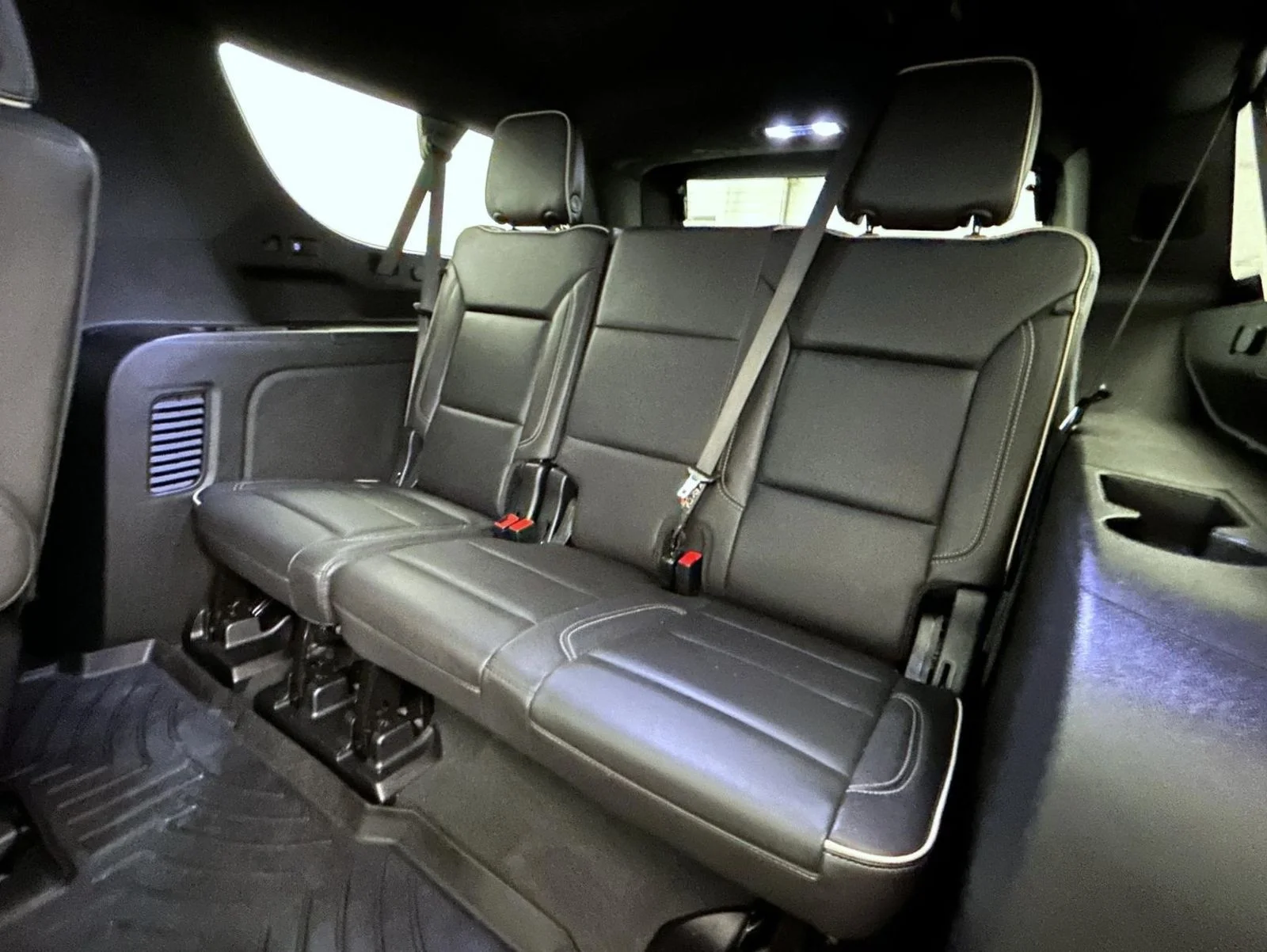 Used 2025 Gray Chevrolet Premier image 20