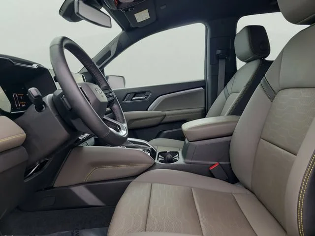 Used 2025 Summit White Chevrolet ZR2 image 16