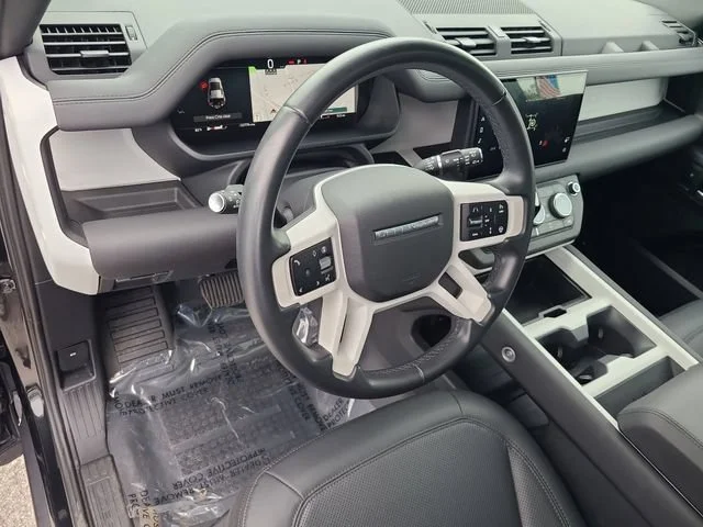 Used 2025 Black Land Rover S image 16