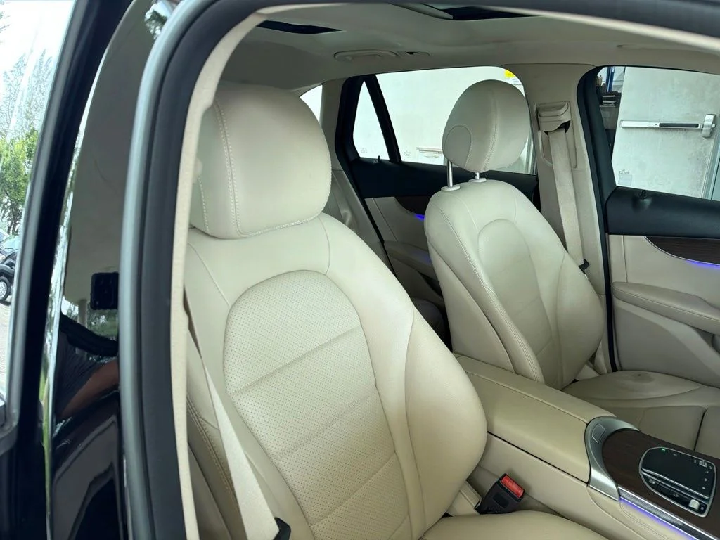 Used 2020 Black Mercedes-Benz GLC 300 image 24