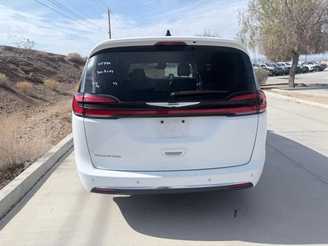 Used 2023 White Chrysler Touring L image 7