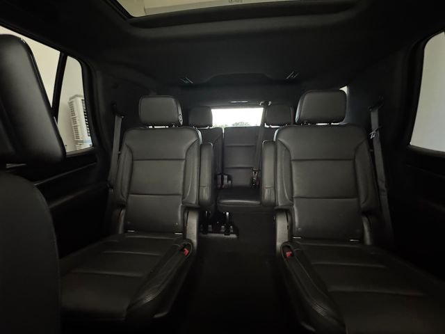 Used 2021 White Frost Tricoat GMC Denali image 7