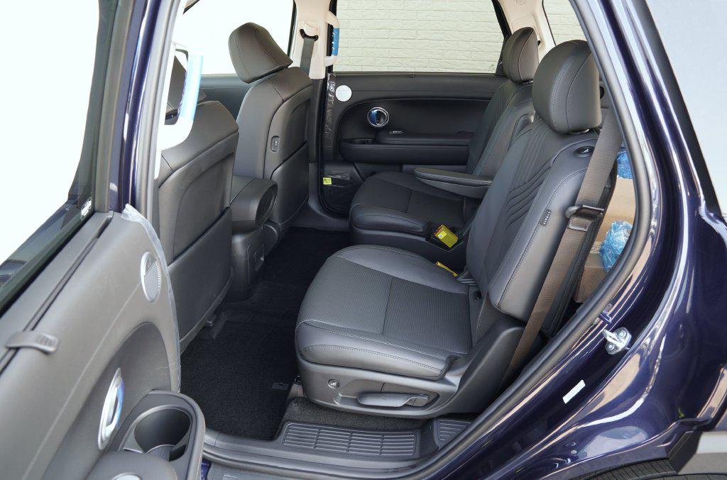 New 2027 Pacific Sapphire Pearl Hyundai SEL image 22