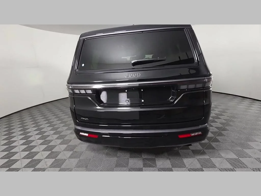New 2026 High Gloss Black Exterior Paint Jeep Limited Altitude image 37