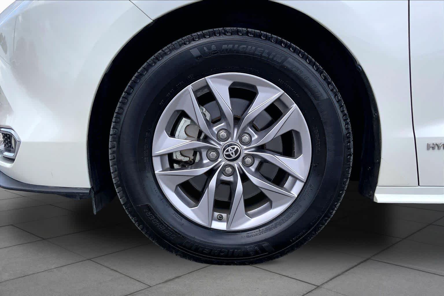 Used 2021 Blizzard Pearl Toyota XLE image 11