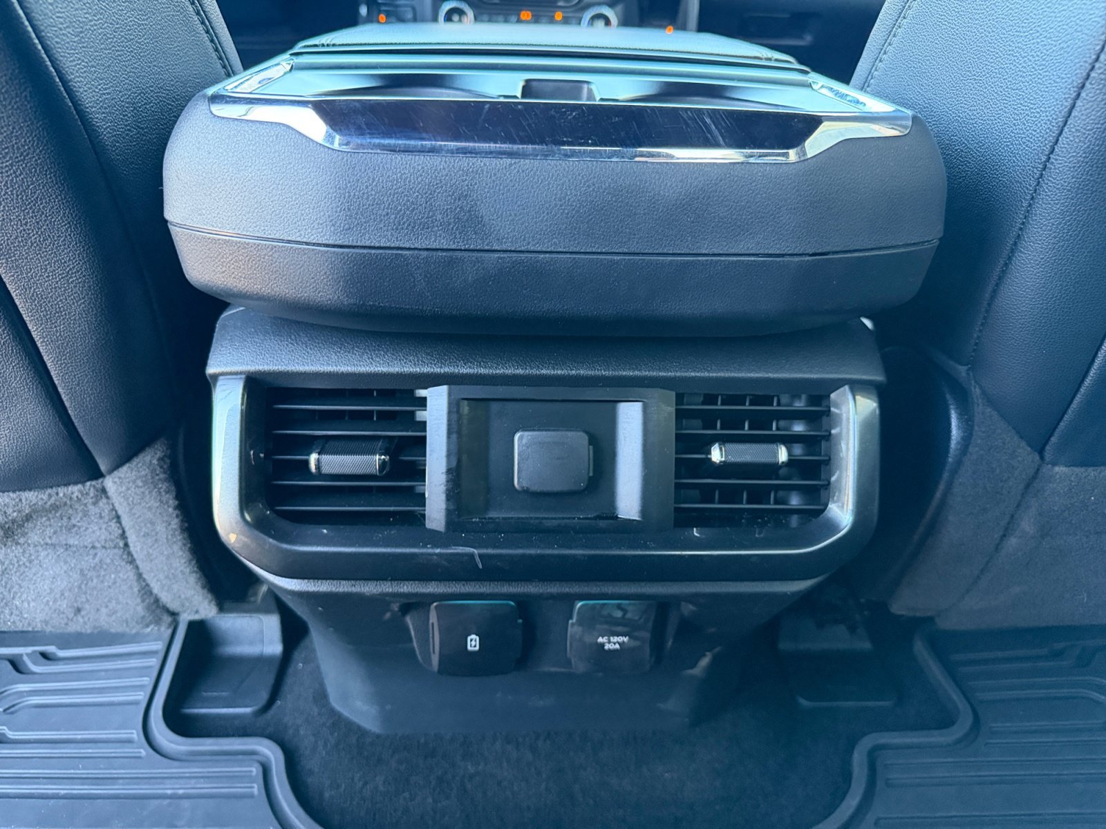 Used 2022 Light Blue Clearcoat Metallic Ford LARIAT image 23
