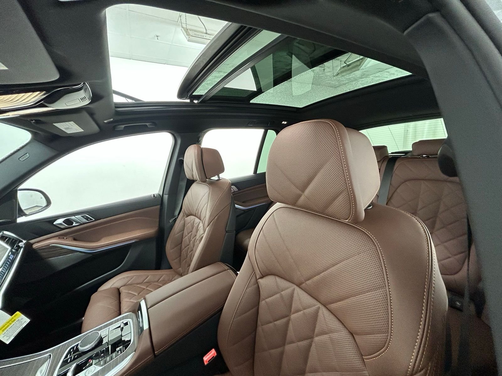 New 2026 Skyscraper Grey Metallic BMW xDrive50e image 29