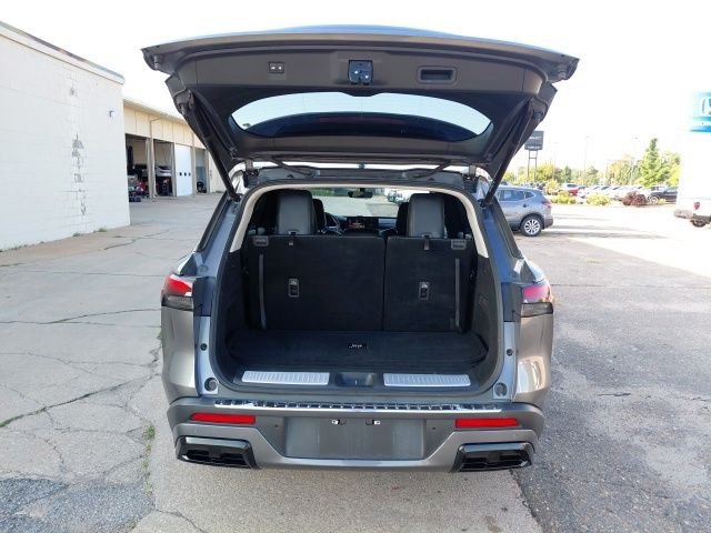 Used 2023 Graphite Shadow INFINITI LUXE image 38