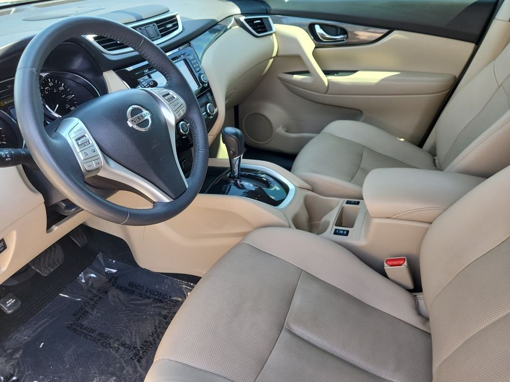 Used 2016 Blue Nissan SL image 12