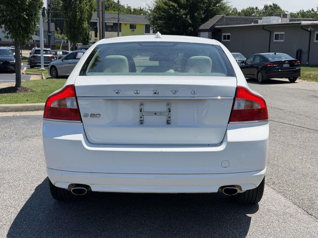 Used 2012 White Volvo 3.2 image 20